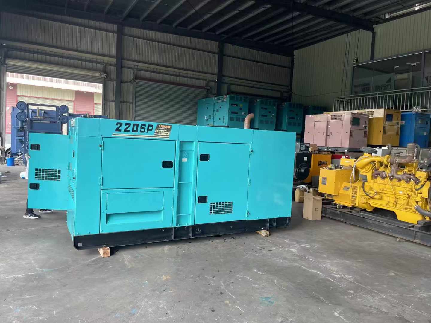 察布查尔800kW 柴油发电机的输出电流波动范围是多少?