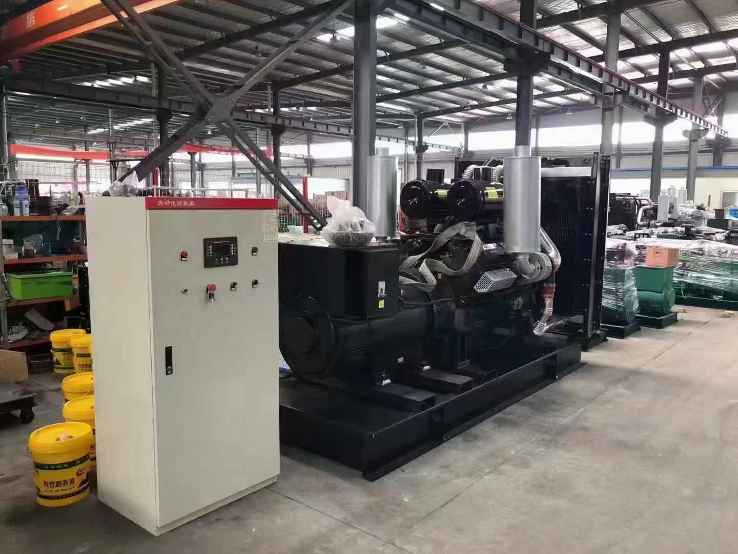 察布查尔柴油发电机运行时的噪音和振动水平如何？