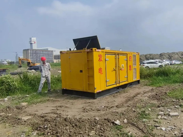 察布查尔200KW柴油发电机机组每小时的油耗量受哪些因素影响？