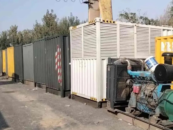 察布查尔200KW柴油发电机机组每小时油耗是多少？